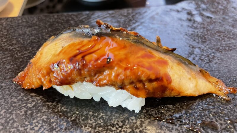 「うなぎの握り」を一番美味しく食べるための順番と相性の良いネタ